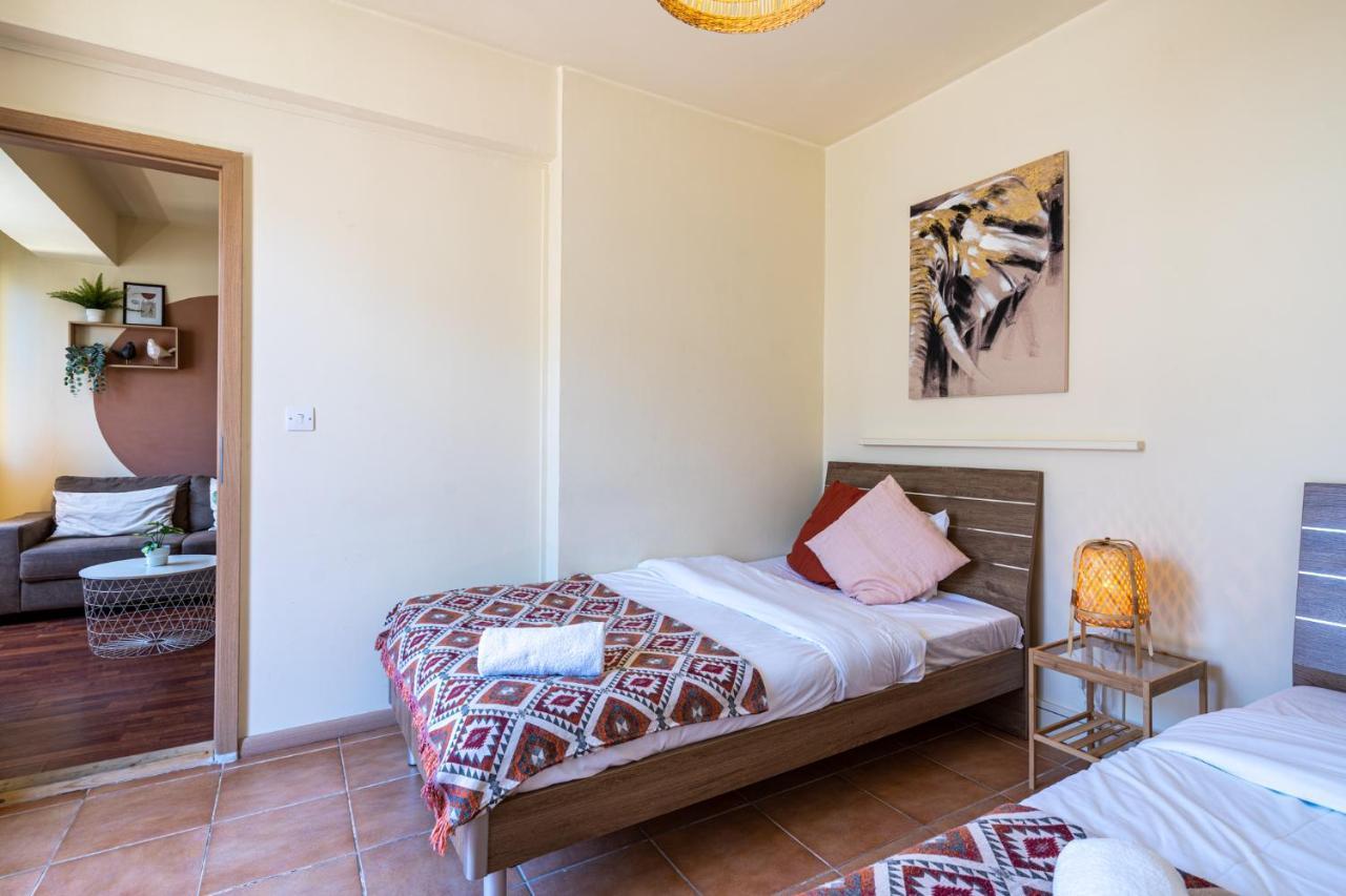 Celine'S 2 Bedrooms Apartment In Larnaca Center Exterior photo
